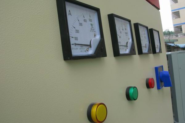 沛县配电柜-3683讲讲配电柜注意事项